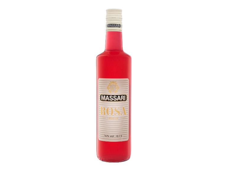 Rote Aperitifflasche mit weißem Etikett und goldener Schrift.