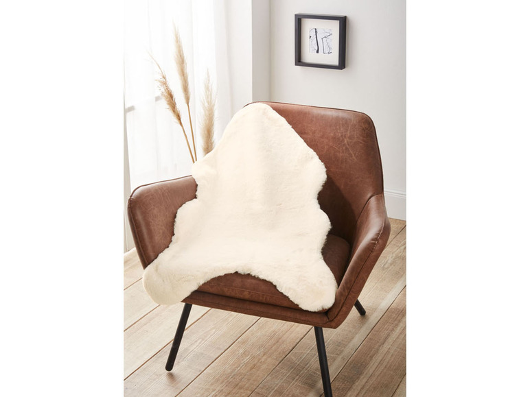 Gehe zu Vollbildansicht: LIVARNO home Kunstfell-Teppich, als Stuhl- und Sesselauflage - Bild 3
