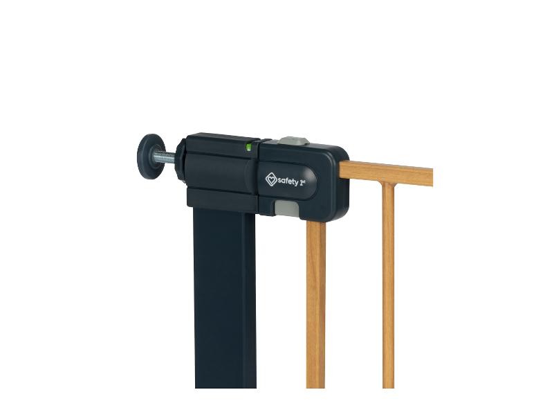 Dunkelblaues Schutzgitter mit Holzstäben und Verriegelungsmechanismus.