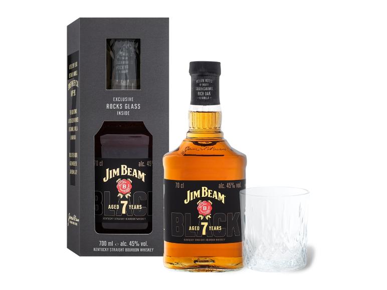 Eine Flasche gereifter Bourbon-Whisky mit einem Whiskyglas, präsentiert in einer Geschenkbox.