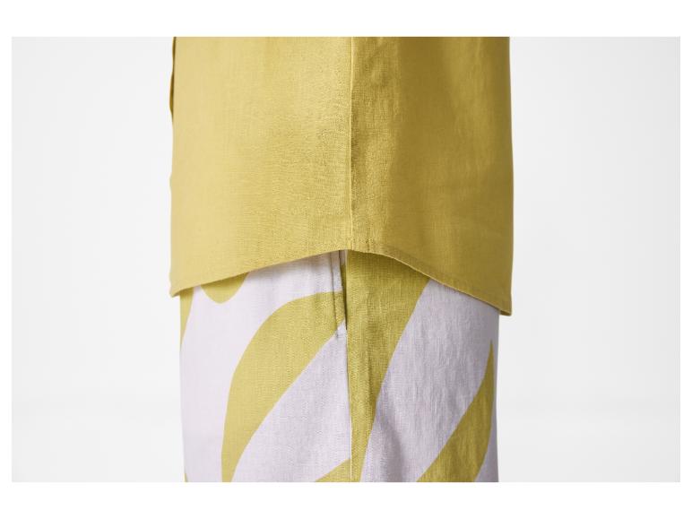 Leinenhemd und Hose im Set, abstraktes Muster.