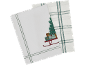 Zwei weiße Küchentücher, eines mit Weihnachtsbaum und Geschenken auf einem Schlitten, das andere kariert.