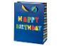 Blaue Geburtstagstüte mit bunten Buchstaben „HAPPY BIRTHDAY“.