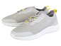 Zwei graue Sneakers mit gelben Details.