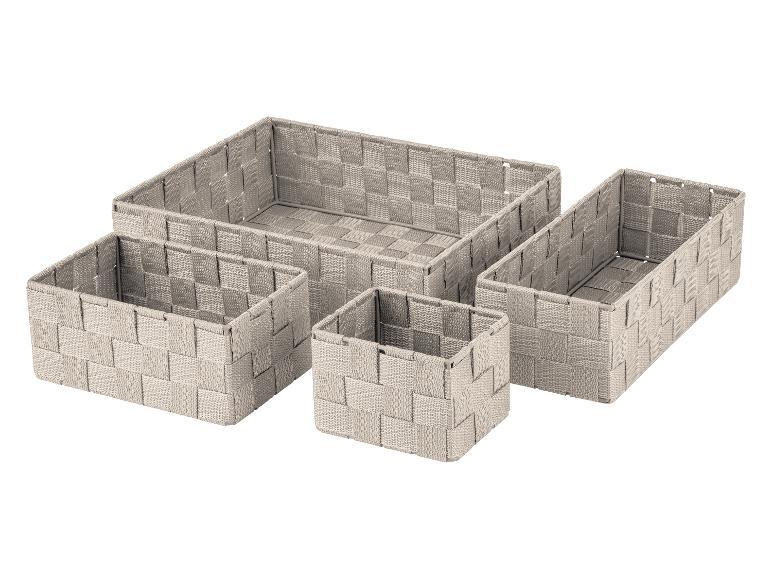 Set beige gewebter Aufbewahrungskörbe.