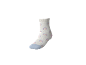 Socke mit Regenbogen- und Herzmuster, hellblauer Spitze und rosa Ferse.