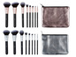 Zwei Sets Make-up-Pinsel mit passendem rosa und silberfarbenem Etui.
