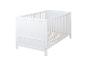 Weißes Babybett mit Lattenrost