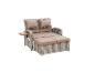 Graues Polyrattan-Gartensofa mit beigen Kissen und ausziehbarem Beistelltisch