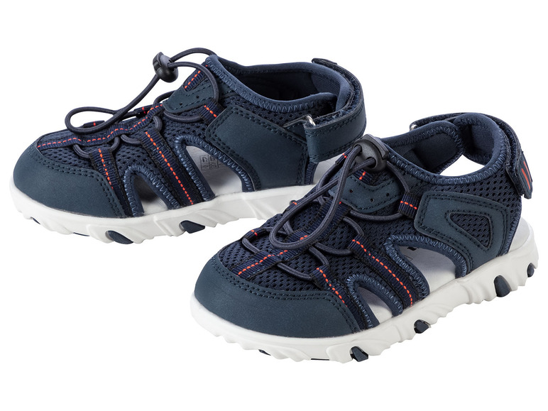 Blaue Sandalen mit Schnürung für Kinder.