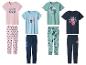 Vier Kinderpyjama-Sets: rosa Minnie Maus, blau Stitch, grün Mickey Maus und marineblau Spider-Man.