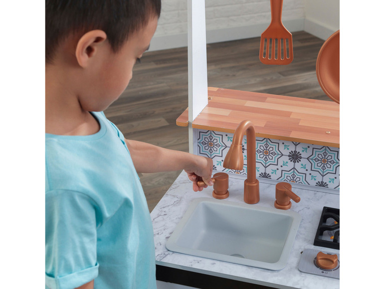 Gehe zu Vollbildansicht: KidKraft Spielküche »Artisan Island«, mit praktischem Stauraum - Bild 12