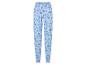 Blauer Pyjamahose mit Blumenmuster.
