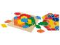 Holzpuzzle mit bunten Blöcken in Form von Rauten