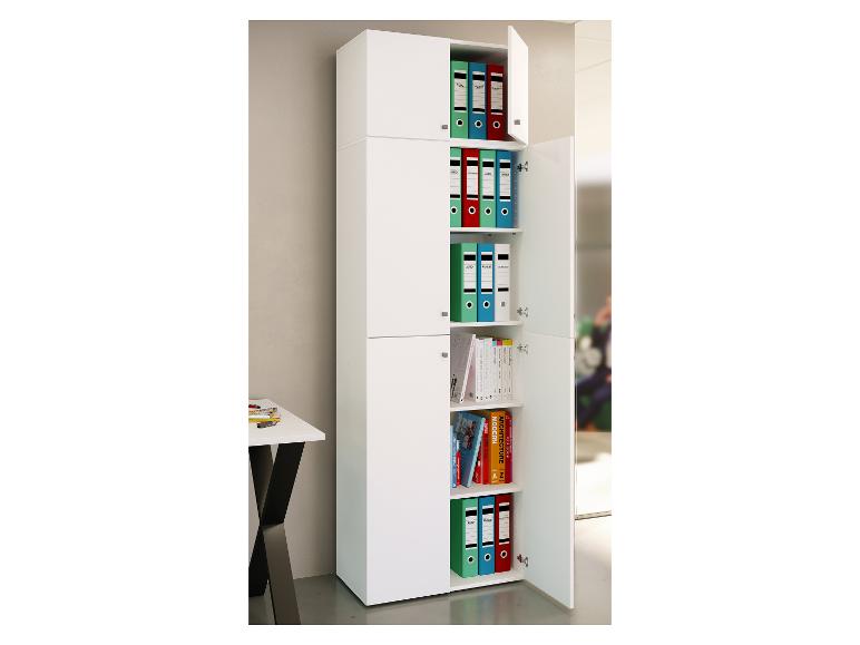 Weißer Büroschrank mit offenen Türen, der bunte Ordner und Bücher zeigt.