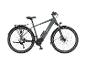Graues elektrisches Trekkingrad mit Federgabel, Schutzblechen und Gepäckträger.