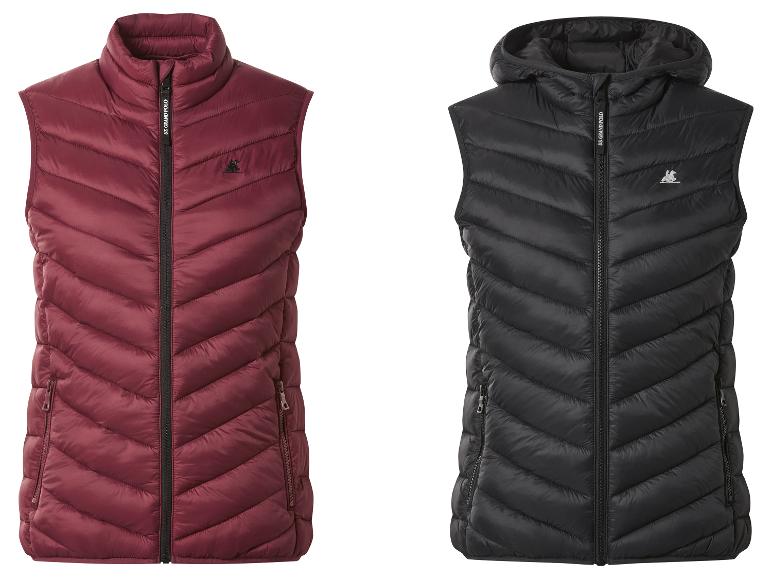 Zwei U.S. Grand Polo Steppwesten, eine bordeauxfarbene mit Stehkragen und eine schwarze mit Kapuze.