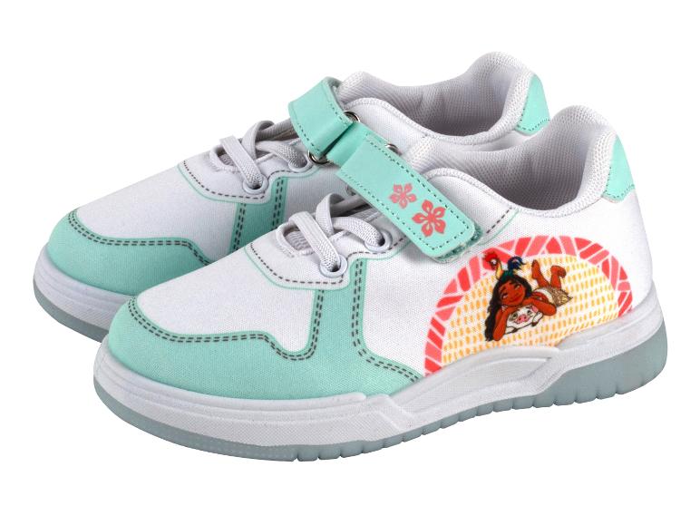 Weiße und türkisfarbene Sneaker mit Moana-Motiv.
