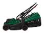 Grüner und schwarzer Elektromäher mit Fangkorb
