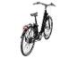 Ein schwarzes Zündapp E-Bike wird von hinten gezeigt, wobei seine Merkmale hervorgehoben werden.