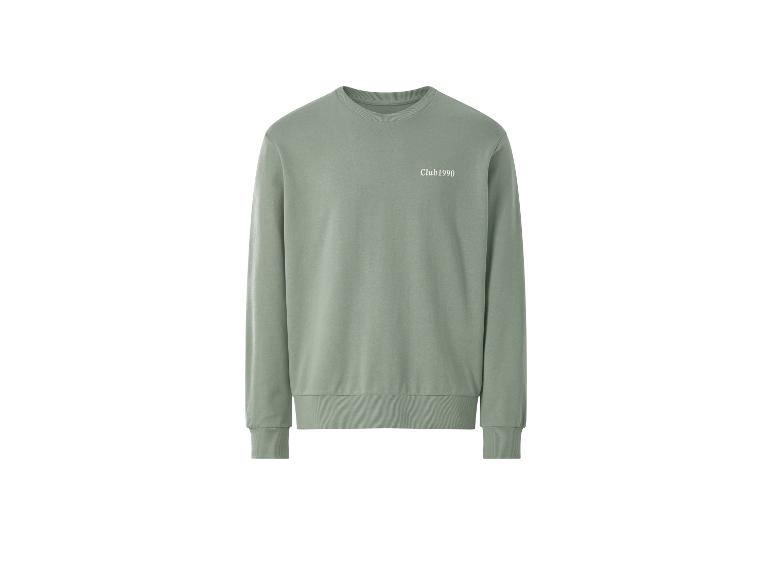 Grünes Langarm-Sweatshirt mit dem Schriftzug „Club1990“ auf der Brust.