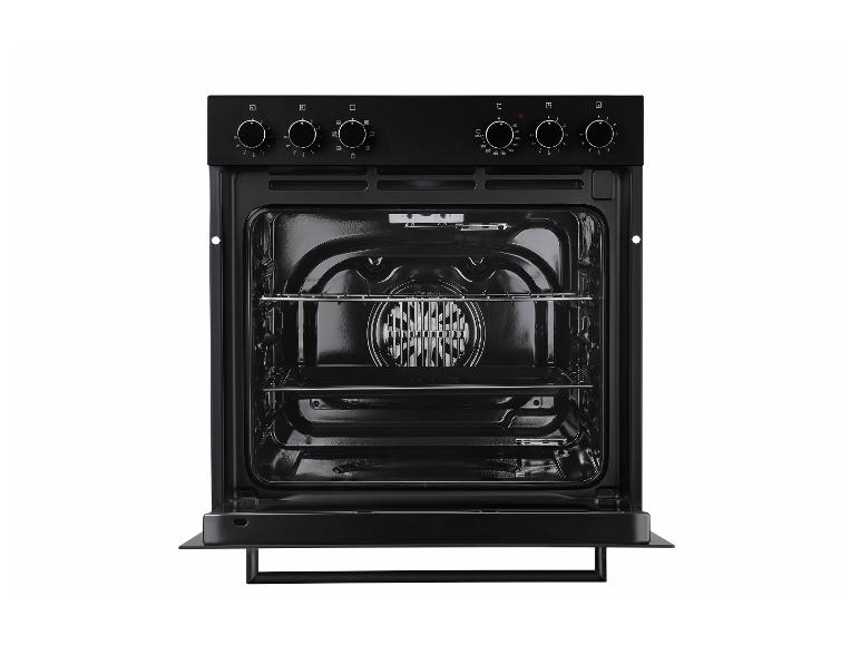 Schwarzer Elektrobackofen mit offener Tür und Bedienknöpfen.