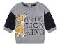 Ein graues und blaues Baby-Sweatshirt mit einem Aufdruck von Simba aus Der König der Löwen.
