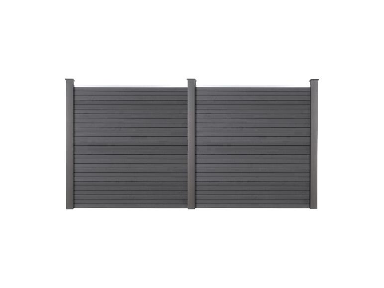Graues Lamellenzaunfeld mit zwei Pfosten