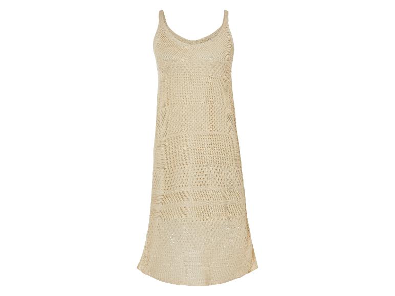 Beige Häkelkleid, langer Schnitt, Boho-Stil.