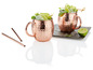 Zwei kupferne Moscow Mule Becher mit Eis, Minze und Limette