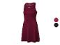 Bordeauxrotes Sportkleid mit weißem Besatz, auch in Schwarz erhältlich.