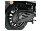 Hinterrad eines Rollers mit Reifen, Auspuff und Reflektor