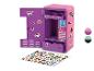 Pink-lila Schmuckschrank mit elektronischem Schloss und einem Stickerbogen.