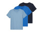 Drei einfache T-Shirts in hellblau, dunkelblau und blau.