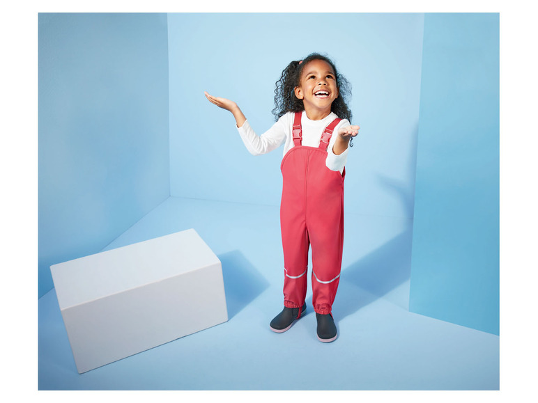 Gehe zu Vollbildansicht: LUPILU® Kleinkinder Mädchen Matsch- und Buddelhose, mit elastischen Schulterträgern - Bild 8