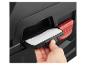 PARKSIDE PERFORMANCE® Werkstattsauger PPWD 30 B2: Hand, die einen weißen Filter in ein schwarzes Gerät einsetzt.