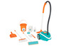 Ein Spielzeug-Staubsauger mit Zubehör, darunter ein Besen, ein Mopp und ein Eimer.