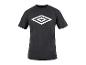 Ein schwarzes T-Shirt mit einem weißen Umbro-Logo.