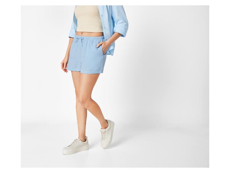 Leichte Shorts und Sneaker, Casual-Look.
