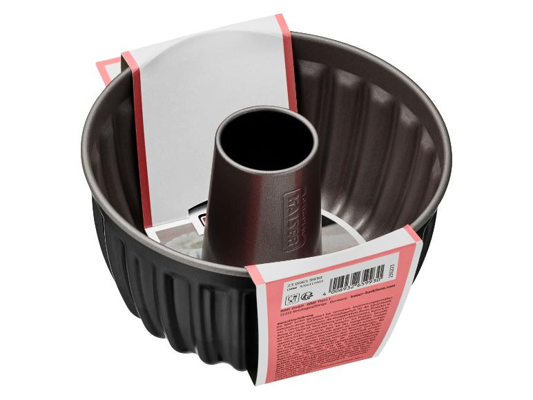 Kaiser Backform mit Etikett, das Produktinformationen und Barcode zeigt.