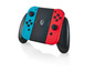Ein Nintendo Switch mit blauen und roten Joy-Con-Controllern.