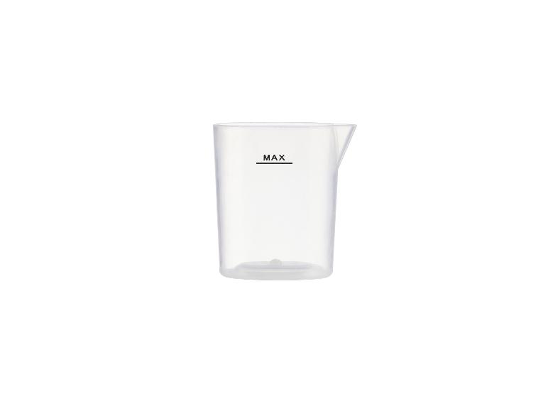 Transparente Messkanne mit Maximalmarkierung.