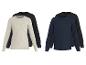 Zwei Sets Herren-Langarmshirts: beige und schwarz, sowie marineblau und schwarz.