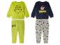 Ein grünes Grinch-Oberteil und -Hose mit einem blauen Grinch-Oberteil.