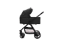 Schwarzer Kinderwagen mit Babywanne und Einkaufskorb, Seitenansicht.