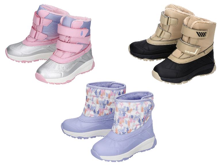 Drei Paar Kinder-Schneestiefel in Pink/Silber, Beige/Schwarz und Lila mit Muster.