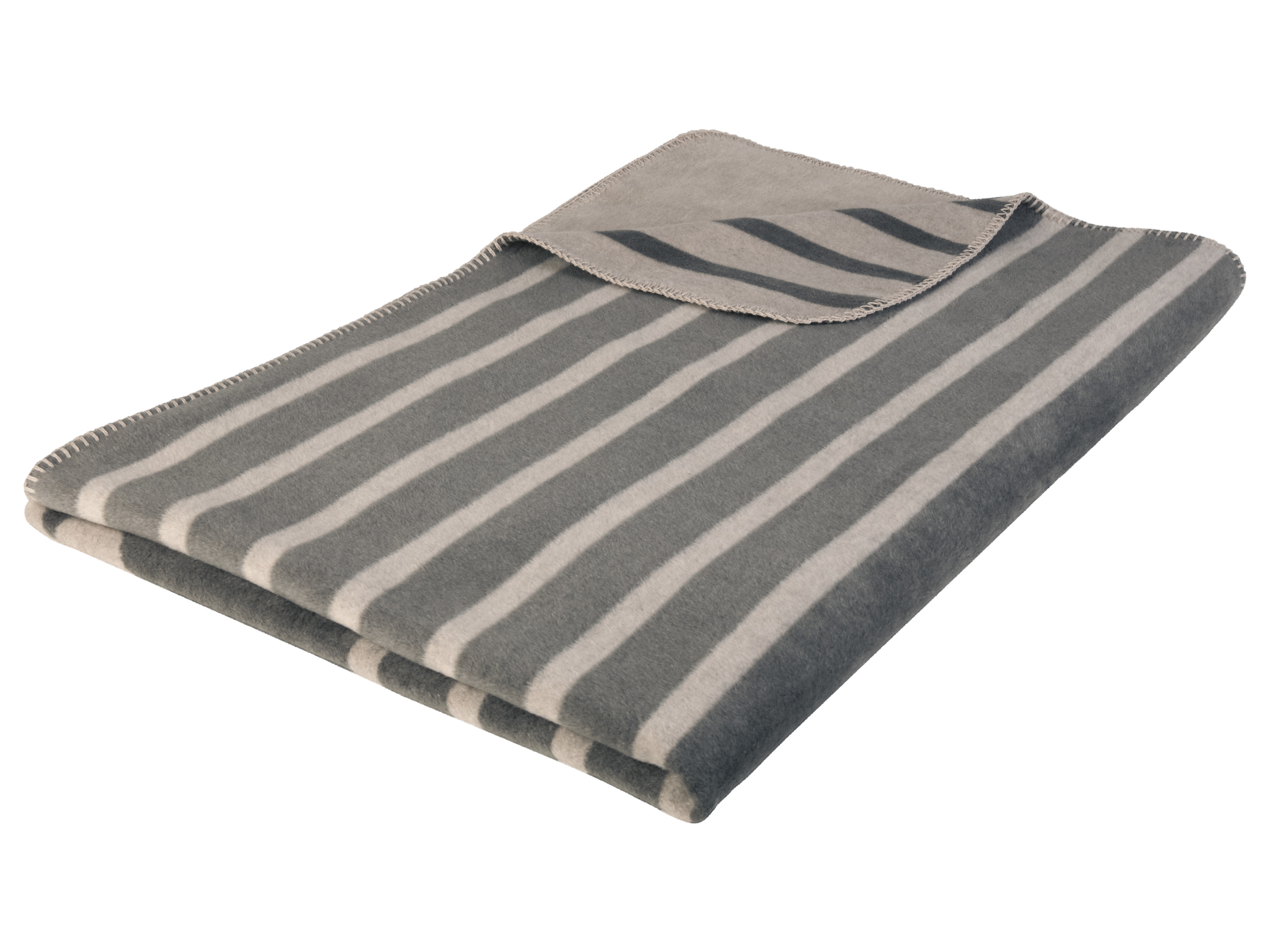 SANSIBAR Wohndecke 150x200cm (Grau)““ | besonders weich und anschmiegsam Mit Häkelsaum-Einfassung Produktmerkmale tabletd Produkttyp: Wohndecke Material: Baumwolle 50 % recycelt, 34 % Polyacryl, 8 % Polyester Größe: – Farbe / Muster: beige, grau, navy Flächengewicht: – Pflegehinweis: waschen bei max. 30°C Feinwäsche/Wollwäsche nicht bleichen nicht im Wäschetrockner trocknen nicht bügeln professionelle Trockenreinigung mit Perchlorethylen und / oder Kohlenwasserstoffen, schonender Prozess Lieferumfang: 1x Wohndecke Oeko-Tex® Made IN Green Labelnummer: M27M63Lg8 Hohenstein Htti Das unabhängige Label Oeko-Tex® Made IN Green ermöglicht ein über die Lieferkette nachverfolgbares Produktlabel für alle Arten von Textilien. Es gibt dir die Gewissheit, dass das Textilprodukt unter folgenden Aspekten produziert wurde: Produkt- und Verbrauchersicherheit durch Prüfung auf Schadstoffe Umweltverantwortung bei Prozessen und Beschaffung durch Optimierung des Chemikalienmanagements und der Abwasserqualität Soziale Verantwortung durch faire Löhne