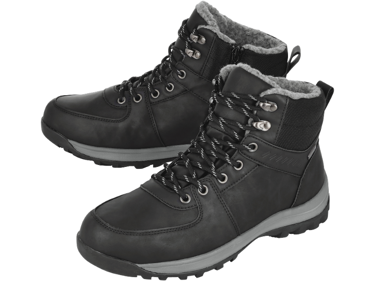 Schwarze Herren-Winterstiefel mit Fellfutter und grauen Sohlen.