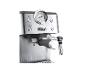 DeLonghi Kaffeemaschine aus Edelstahl mit Manometer und Milchaufschäumer.