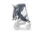 Kinderwagen mit transparenter Regenhülle